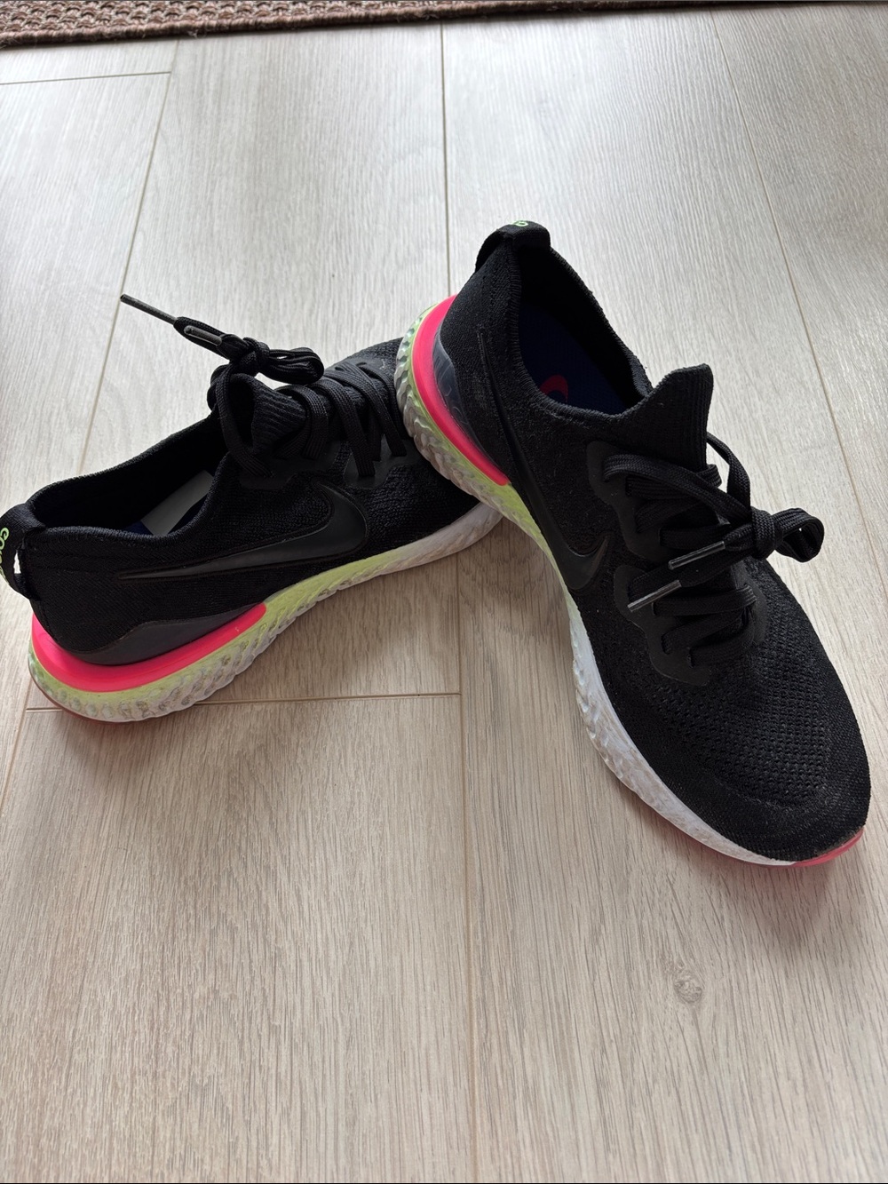 Nike Black Women's Running Sneakers - Picture 1 of 6